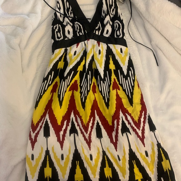 Abstract summer sleeveless dress. Size 4 with zipper on the side.Watch video - Picture 6 of 6